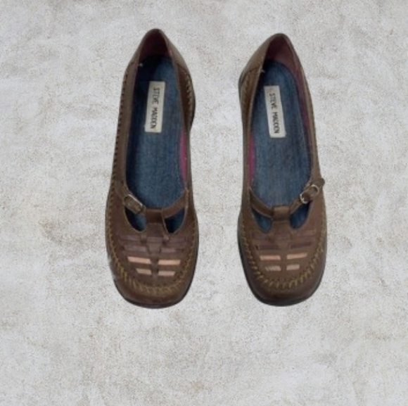 Steve Madden Shoes - Steve Madden Brown Leather Closed-Toe Flats